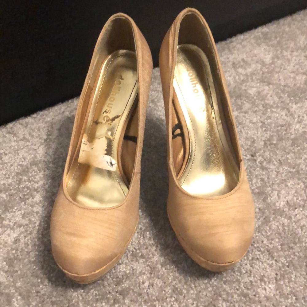 High heel shoes